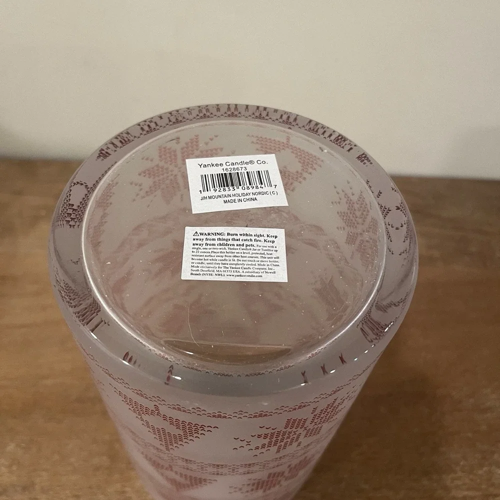 Yankee Candle Mountain Holiday  Nordic Stitch Frosted Glass Hurricane‎ 8